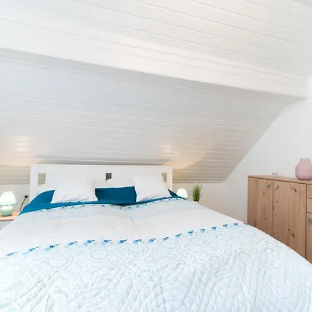 Apartament Eternity Apartmanhaz *