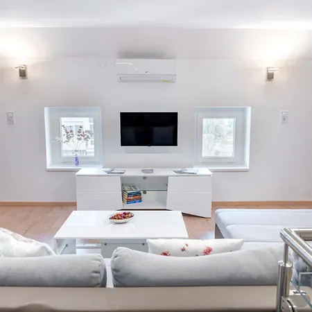 Eternity Apartmanhaz * Keszthely