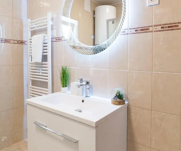 Eternity Apartmanhaz شقة *