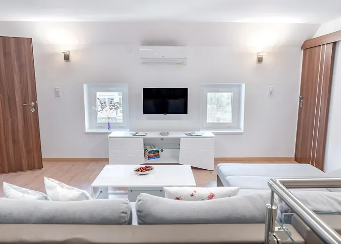 Eternity Apartmanhaz * كيستاي